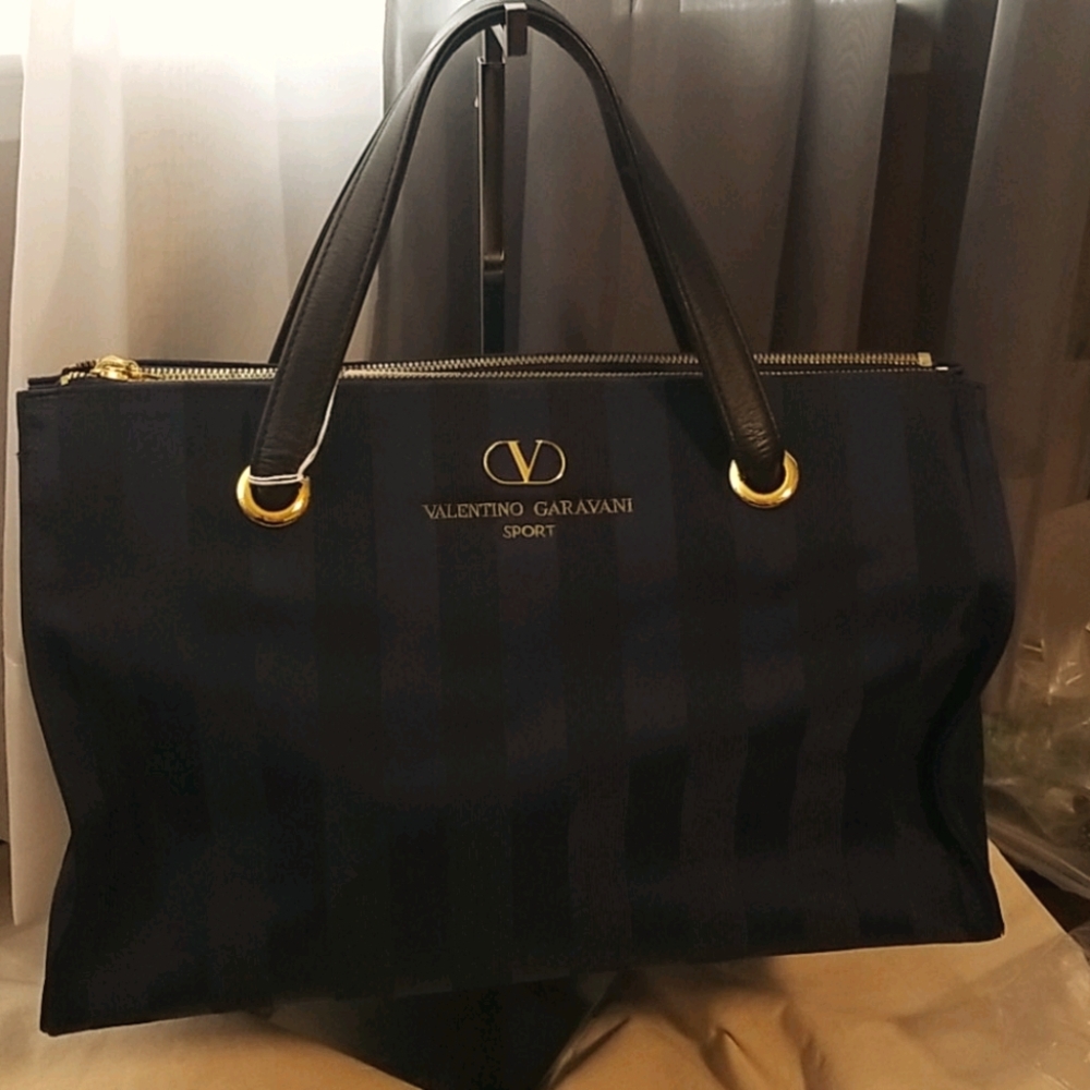 Vintage. Valentino Garavani tote